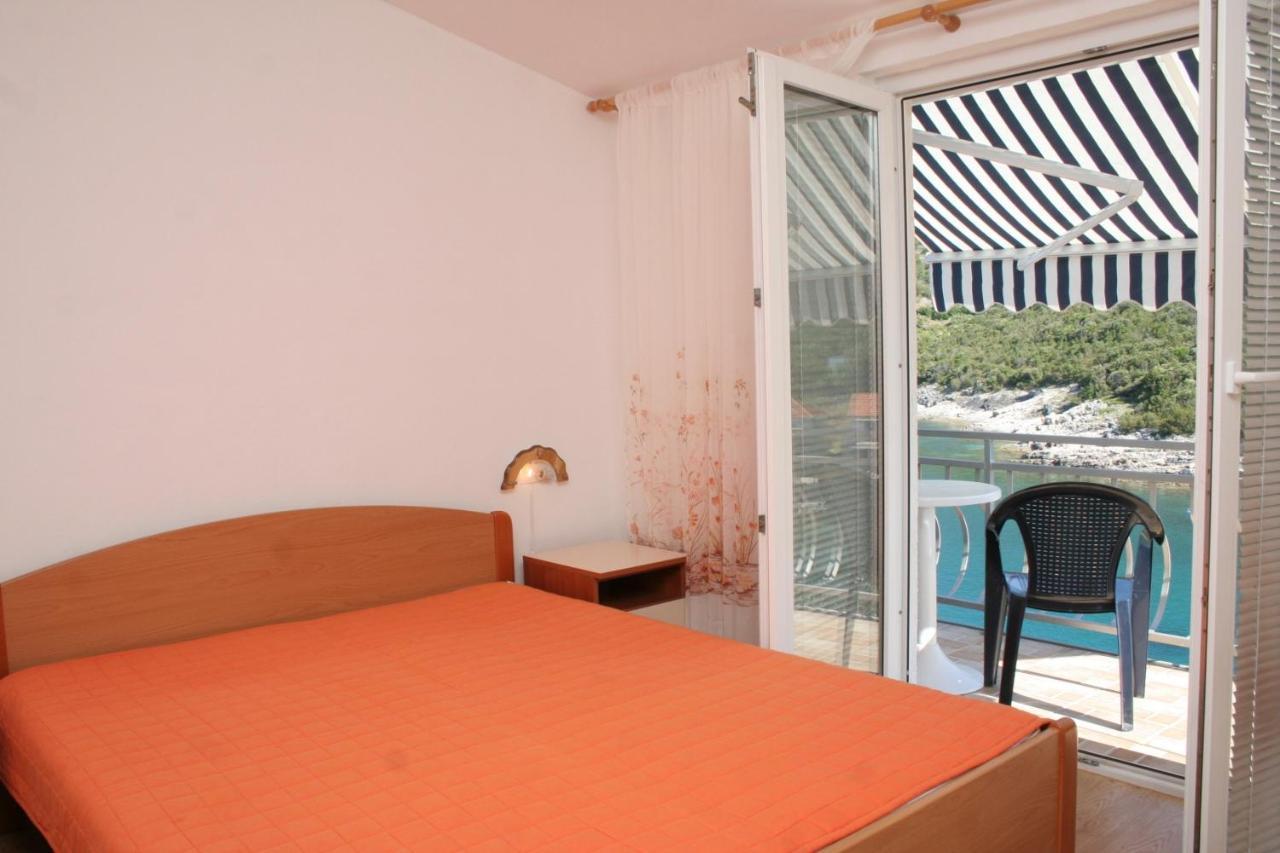 Apartment Zarace - Gdinj 4598A 외부 사진