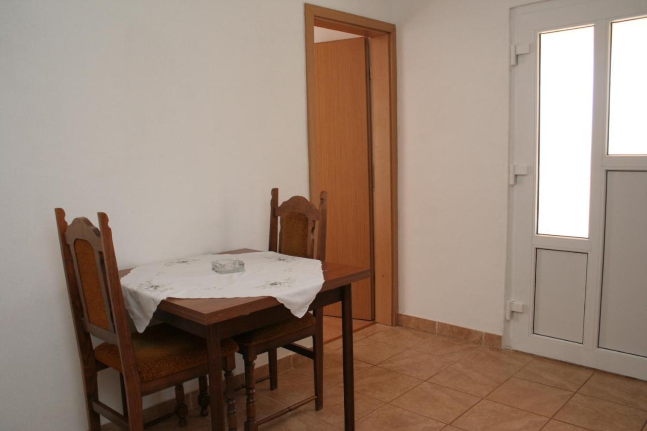 Apartment Zarace - Gdinj 4598A 외부 사진